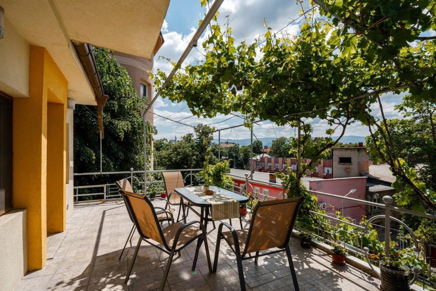 פלובדיב 2-Bedroom Flat - Sunny Balcony מראה חיצוני תמונה